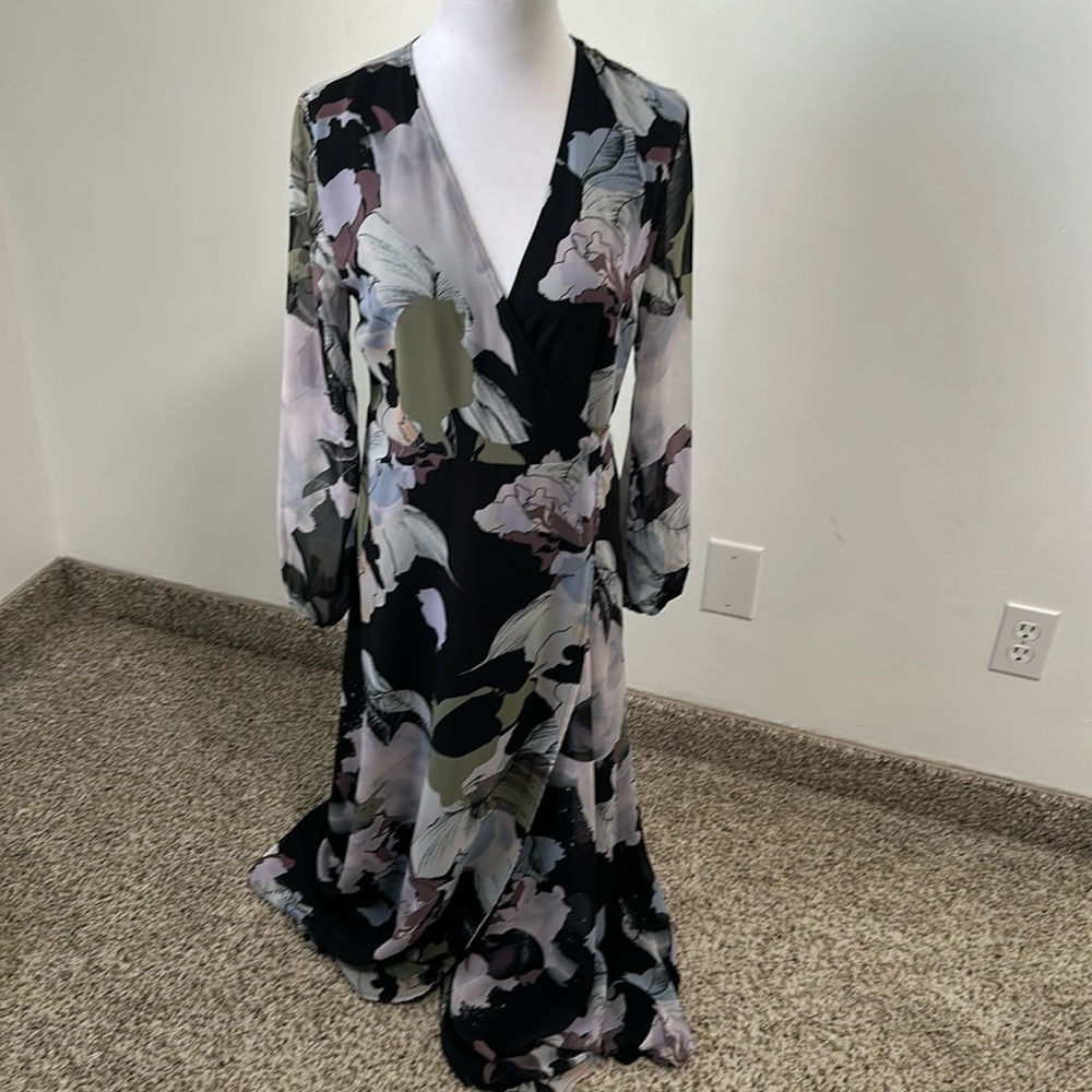 💕 Love, Fire Wrap Floral Dress